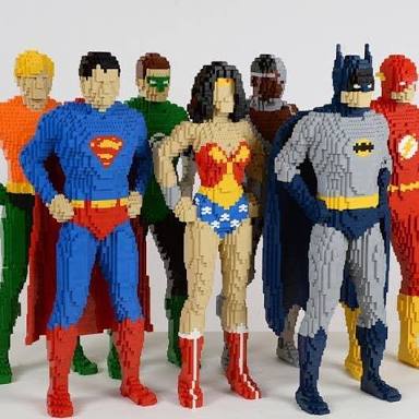Heróis e vilões da DC Comics feitos com Lego ganham exposição em SP 10