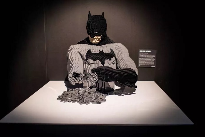 Heróis e vilões da DC Comics feitos com Lego ganham exposição em SP 15